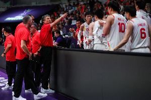 场上打得好 场下打得也好！中国男篮打崩服务器😴！