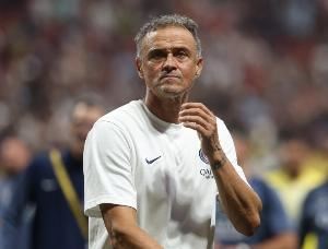 恩里克:胜利归功于球员们的韧性与决心,很高兴继续领跑法甲