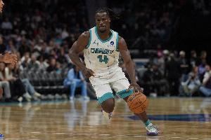 小桥：赛恩·詹姆斯所有特质都对球队有益 对他的未来充满期待